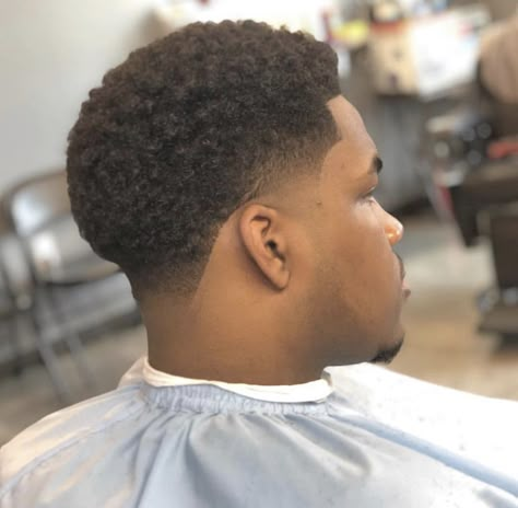 Black Fade Haircut, Top Fade Haircut, Black Man Haircut Fade, Temp Fade Haircut, Taper Fade Short Hair, Taper Fade Curly Hair, Afro Hairstyles Men, Black Men Haircut, Drop Fade Haircut