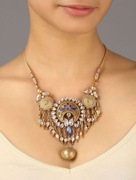 Floral Meena Ethnic Choker Kundan Pandent, Long Necklaces Gold, Bohemian Gold Choker With Meenakari, Gold Bollywood Choker With Meenakari, Gold Bollywood Choker Jewelry, Gold Meenakari Choker Jewelry, Flower Pearl Necklace, Amrapali Jewellery, Handmade Gold Bollywood Choker