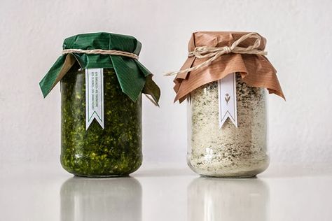 Wild Garlic Salt & Pesto (Student Project) on Packaging of the World - Creative Package Design Gallery Primary Packaging, Salt Packaging, Garlic Pesto, Jam Packaging, Spices Packaging, Jar Packaging, Jar Design, Wild Garlic, Soap Packaging