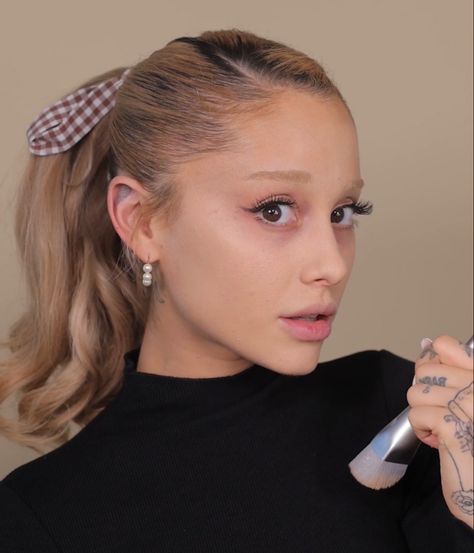 2023 Ariana Grande, Ariana Grande Looks, Ariana Grande Album Cover, Ariana Grande Singing, Pink Witch, Ariana Grande News, Ariana Grande Images, Ariana Grande Album, Handsome Celebrities