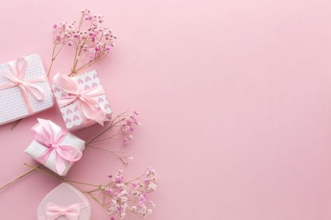 Top view of pink gifts with flowers and ... | Free Photo #Freepik #freephoto #ribbon #flowers #paper #pink Pink Christmas Background, Spring Wedding Outfit, Christmas Desktop Wallpaper, Christmas Desktop, Pink Gift Box, Birthday Blessings, Flowers Paper, Flower Background Wallpaper, Wedding Background