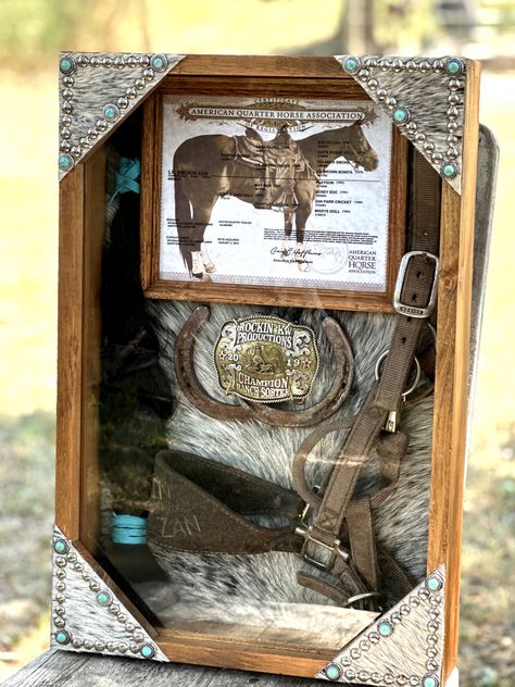 Hunting Memorial Ideas, Horse Remembrance Ideas, Horse Hair Memorial Ideas, Horse Keepsake Ideas, Horse Memorial Shadow Box Ideas, Horse Tail Memorial, Horse Shadow Box Ideas, Horse Decor Ideas, Horse Hair Ideas Memorial