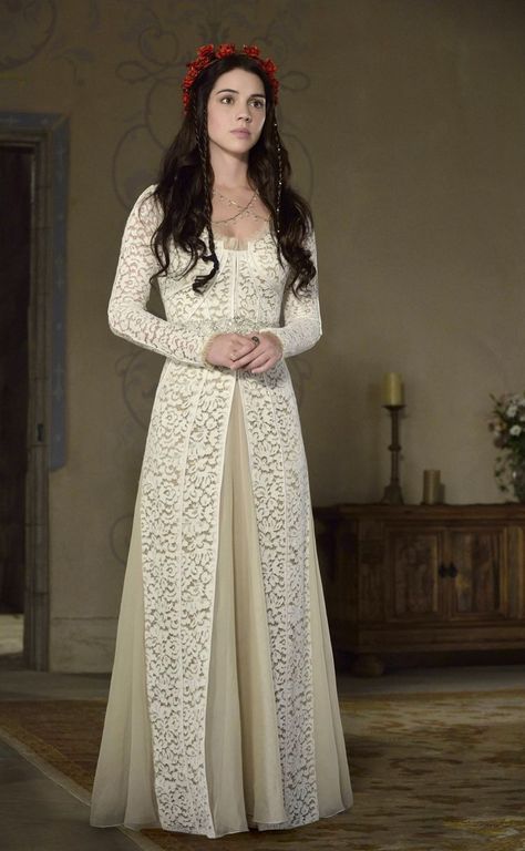 Ella se sentía desgraciada. Su madre no la quería, su padre había pre… #fanfic # Fanfic # amreading # books # wattpad Reign Costumes, Reign Outfits, Reign Mary, Reign Fashion, Reign Dresses, Mary Dress, Adelaide Kane, Estilo Real, Royal Dresses