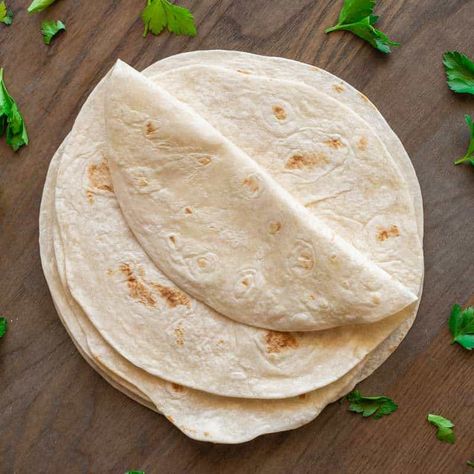 Low Calorie Wraps- Just 88 calories per tortilla! - The Big Man's World ® Low Calorie Wraps, Low Calorie Tortilla, Low Calorie Vegetables, Recipes With Flour Tortillas, Homemade Flour Tortillas, Breakfast Wraps, Tortilla Recipe, Low Carb Tortillas, Homemade Tortillas