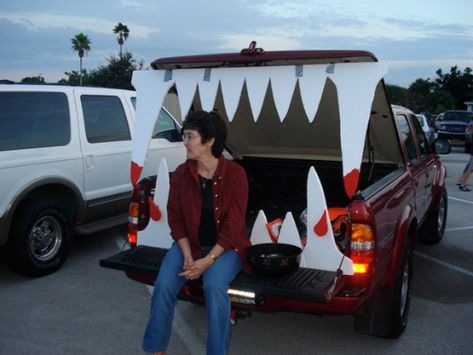 16 Ways to Decorate Your Car For Trunk or Treat – Tip Junkie Vampire Trunk Or Treat, Trunk Or Treat Ideas, Minecraft Theme, Blowing Up Balloons, Hallowen Ideas, The Dating Divas, Dating Divas, Treat Ideas, Pt Cruiser