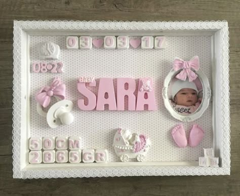 Baby Shadow Box, Baby Crafts Diy, Box Frame Art, Diy Baby Shower Gifts, Diy Baby Gifts, Baby Frame, Baby Box, Cadeau Photo, Baby Projects