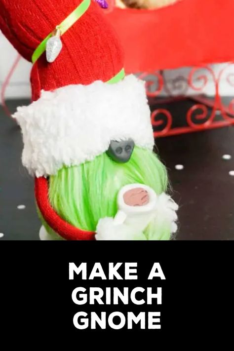 How to Make a Grinch Gnome Grinch Gnome Diy, Make A Grinch, Grinch Gnome, Cards Origami, Origami Paper Flowers, Gnome Diy, Simple Sheets, Gnome Hat, Gnomes Diy