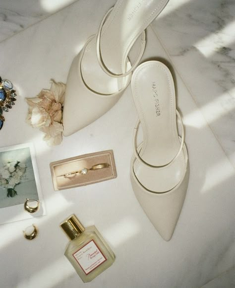 Wedding Photography Detail Shots, Bridal Suit, Wedding Shot List, Love And Beauty, Wedding Details Photography, Lovely Bride, Film Photos, Wedding Flats, Wedding Mood Board