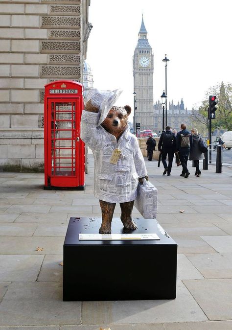 Paddington Bear Statue, Paddington Bear London, Oso Paddington, Street Sculpture, London Paddington, Paddington London, Houses Mansions, European Trip, Bear Statue