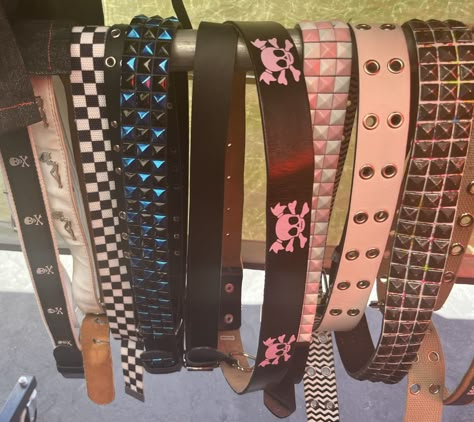 Early 2000s Belts, Early 2000s Hot Topic, Early 2000s Pop Punk Aesthetic, Layered Belts Emo Outfit, Layered Belts Emo, Emo Belt Outfit, Hot Topic 2000s, Emo Items, Emo Fits 2000s