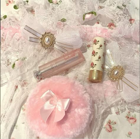 Dior Girl, Soft Pink Theme, Pretty Pink Princess, Page Instagram, Princess Core, Fancy Makeup, Pink Girly Things, Pink Themes, Princess Aesthetic