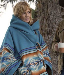 Yellowstone Beth Dutton, Yellowstone Beth, Yellowstone Series, Kelly Reilly, Shearling Jacket Women, Beth Dutton, Poncho Coat, Looks Country, Hooded Poncho