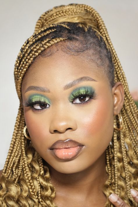 Green Natural Makeup Look, Light Green Makeup Looks Black Women, Simple Green Makeup Looks, Light Green Makeup Looks, Sage Green Eye Makeup, Green Makeup Looks Black Women, Sage Green Makeup Look, Light Green Makeup, Green Fairy Makeup