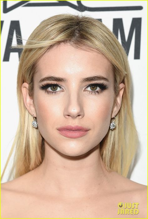 Emma Roberts Makeup, Yellow Blonde Hair, Red Carpet Makeup, Yellow Blonde, Blonde Hair Makeup, Stylish Artwork, Emma Rose, Lovely Eyes, Lea Michele