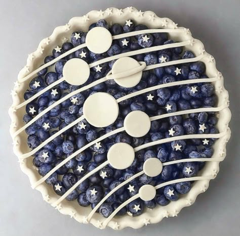 Pie Crust Art, Pie Board, Crust Designs, Pie Crust Designs, Pie Art, Pies Art, Pie Pie, Pie Crusts, Blueberry Pie