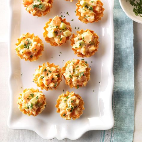 Shrimp in Phyllo Cups Kentucky Derby Appetizers, Phyllo Cups, Christmas Buffet, Fingerfood Party, Shrimp Appetizers, Holiday Snacks, Holiday Appetizers, Christmas Appetizers, Trader Joe's