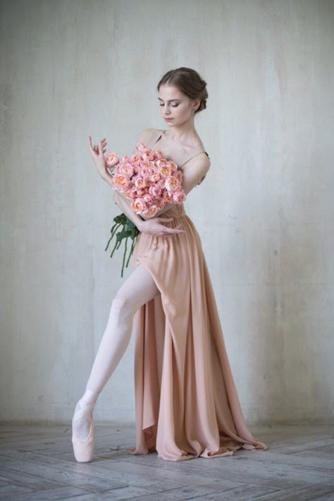 Vaganova Ballet Academy, Ballet Dance Photography, Svetlana Zakharova, Ballet Pictures, Paris Opera Ballet, Tutu Ballet, Ballet Academy, Dance Photography Poses, Ballet Beauty