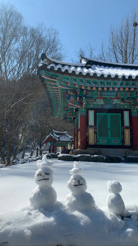 Snow In South Korea, South Korea Winter Aesthetic, Korean Snow Aesthetic, Korea In December, South Korea Snow, Winter In Korea Aesthetic, Seoul Snow, Korea In Winter, Winter In Seoul