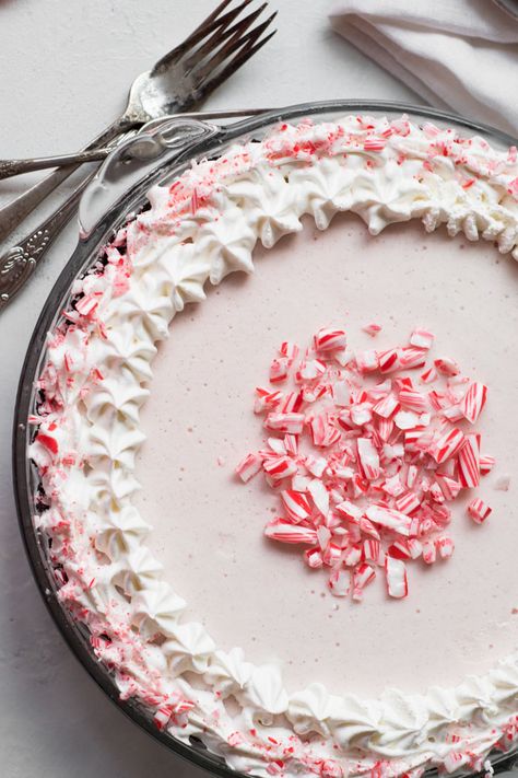 Candy Cane Ice Cream, Candy Cane Pie, Candy Cane Dessert, Peppermint Recipes, Peppermint Ice Cream, Ice Cream Pie, Candy Cane Cookies, Peppermint Candy Cane, Ice Cream Pies