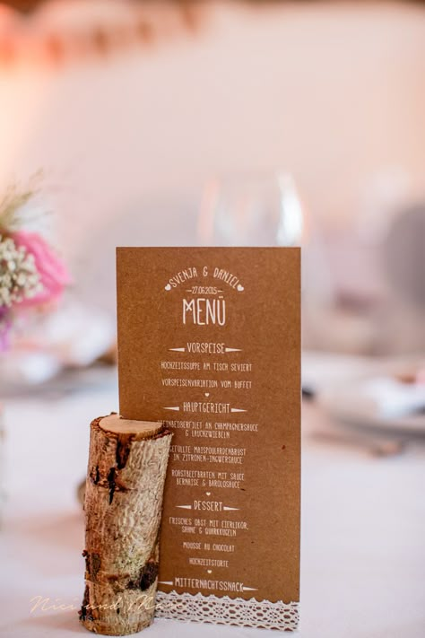 Menu Card Ideas, Buffet Signage, Wedding Trifold, Giveaway Wedding, Diy Menu Cards, Table Cards Wedding, Triangle Table, Diy Wedding Menu, Recuerdos Primera Comunion Ideas