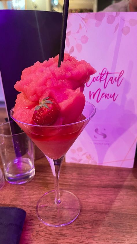 A strawberry daiquiri at Il Salvator Strawberry Daiquiri Aesthetic, Summer Drinks Alcohol Recipes, Girls Night Dinner, My Vibe Aesthetic, High Tea Food, Gluten Free Drinks, Brunch Restaurant, 21 Party, Oxnard California