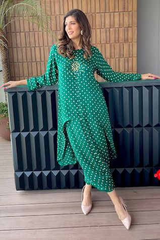 Buy Green Skirt Satin Beads Embellished Kaftan Top And Draped Set For Women by Nautanky Online at Aza Fashions. Dhoti Skirt, Stylish Kurtis Design, Trendy Outfits Indian, Bandhani Dress, Skirt Satin, Ikat Dress, Kurti Designs Latest, Motif Pattern, Cowrie Shells