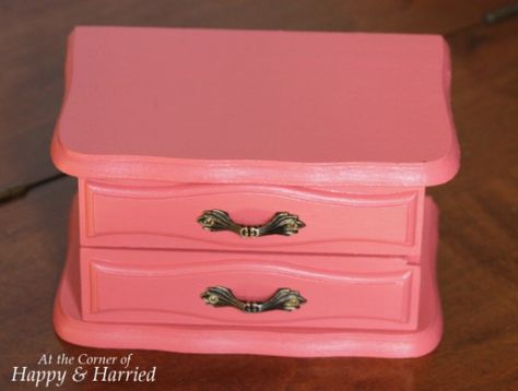 Painted Jewelry Box Diy Painted Jewelry Box Ideas, Jewelry Box Ideas, Diy Trinket Box, Painted Jewelry Box, Jewelry Box Makeover, Pink Jewelry Box, Painted Jewelry Boxes, Jewelry Box Diy, Diy Jewlery