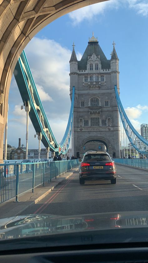 london bridge sunset driving Driving In London, London Driving, Dinner Date Aesthetic, Bridge Sunset, Surprise Birthday Decorations, Color Wars, Iphone Screen Repair, Aesthetic London, London Dreams