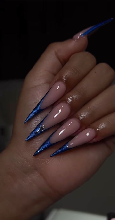 Blue Stiletto Nails, Stilleto Nails Designs, Long Stiletto Nails, Black Acrylic Nails, Beauty Boost, Power Of Makeup, Stiletto Nails Designs, Unique Acrylic Nails, Bling Acrylic Nails