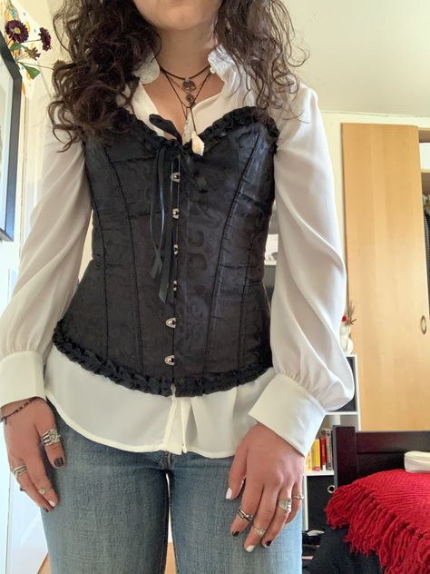 corset pirate alt thrift How To Style A Black Corset Top, Black Corset With White Shirt, Shirt Under Corset, Dress With Corset On Top, Corset Top Outfit Classy, Corset Outfit Ideas, Black Corset Outfit, Corset Top Outfit, Corsets Vintage