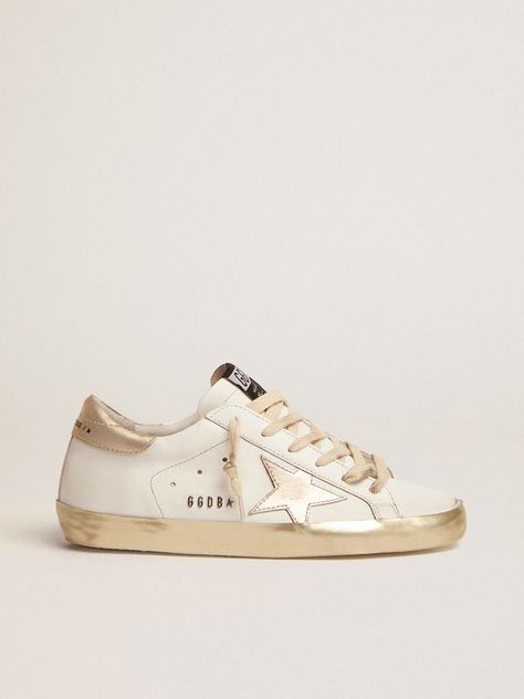 Gold Fox, Dr Shoes, Exclusive Sneakers, Golden Goose Sneakers, Shoe Inspo, Golden Goose Shoes, Super Star, Star Sneakers, Gold Sparkle