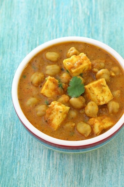 Chana paneer recipe | Chole Paneer | Punjabi chole paneer masala Punjabi Chole, Shahi Paneer Recipe, Paneer Masala Recipe, Paneer Masala, Crispy Recipes, Veg Curry, Paneer Recipe, Curry Recipes Indian, Gujarati Food