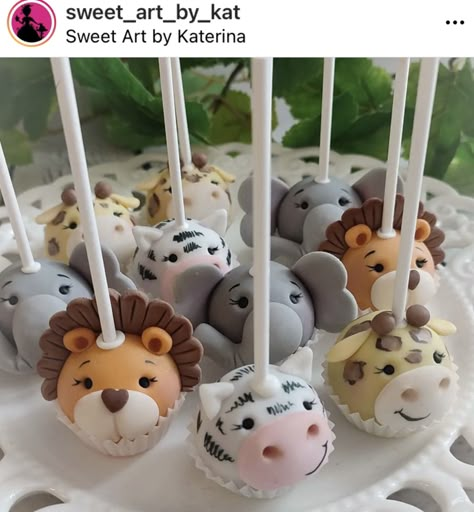 Safari Cake Pops, Animal Desserts, Jungle Birthday Cake, Baby Shower Cupcake Cake, Animal Cake Pops, Jungle Birthday Cakes, Jungle Cakes, Jungle Theme Cakes, Fox Cake