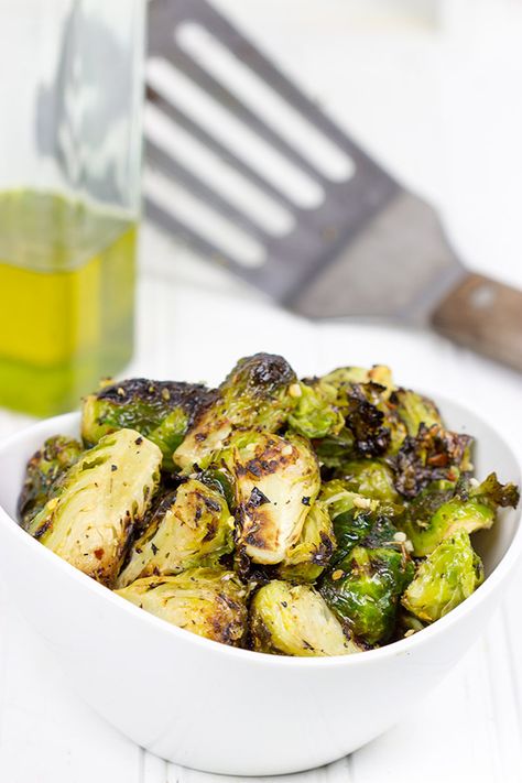 Grilled Brussels Sprouts might be one of my favorite new summer side dishes! Grilled Brussel Sprouts, Grilled Foods, Winter Foods, Bbq Dinner, 4th Of July Recipes, Summer Grilling Recipes, July Recipes, Sprout Recipes, Brussels Sprouts Recipe