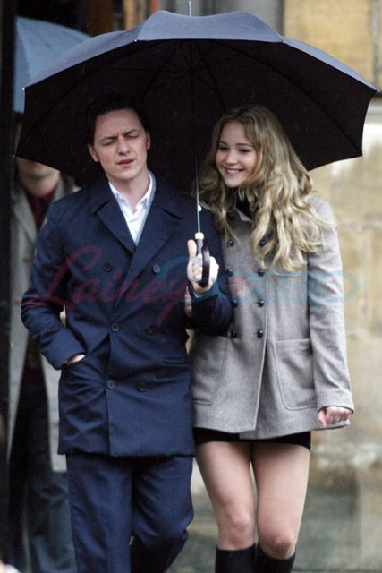 james mcavoy and jennifer lawrence Natt Wolf, X Man Cast, Charles Xavier, Swinging Sixties, James Mcavoy, Marvel Actors, X Man, Marvel X, Photo Outfit