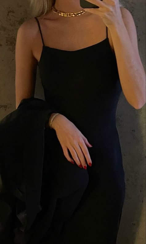 Small Black Dress Aesthetic, Black Dresses Aesthetic, Elegant Black Dress Aesthetic, Dress Dark Aesthetic, Black Aesthetic Dress, Black Dress Outfit Classy Elegant, Dark Aesthetic Nails, Long Tight Black Dress, Little Black Dress Aesthetic