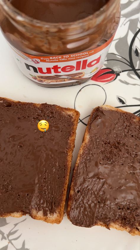 Nutella Snap, Chocolate Tumblr, Desi Pinterest, Late Night Food, Funny Snapchat Pictures, Funny Snapchat, Night Food, Coffee Books, Free Hand Rangoli Design