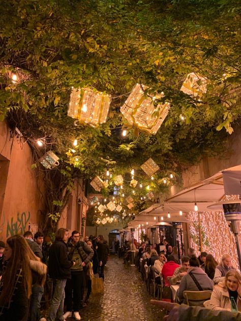 Rome Christmas Aesthetic, Italy Christmas Aesthetic, Rome In Winter Aesthetic, Italian Night Aesthetic, Italian Christmas Aesthetic, Rome Winter Aesthetic, Italian Winter Aesthetic, Rome Italy Aesthetic Night, Rome Italy Winter