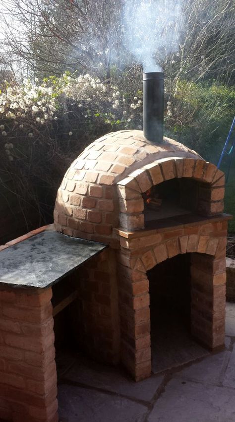 Milan 750 Round base pizza oven with serving side Outdoor Brick Pizza Oven, Brick Pizza Oven Outdoor, Outdoor Fireplace Pizza Oven, Pizza Oven Outdoor Diy, Backyard Pizza Oven, Garden Pizza, Stone Pizza Oven, Bbq Garden, Pizza Oven Outdoor Kitchen