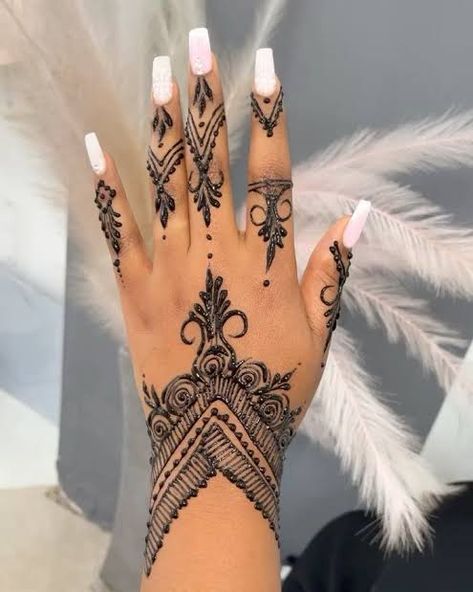 Ethiopian Henna Design, Habesha Tattoo, Habesha Tattoo Ideas, Ethiopian Women Tattoo, Ethiopian Henna, Swahili Henna Designs, Henna Designs Arm, Henna Inspo, Cute Henna