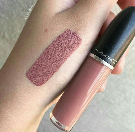 Mac Lipstick Colors, Make Up Kits, Maquillage Yeux Cut Crease, Mac Lipstick Shades, Lipstick Kit, Bold Lips, Mac Makeup, Makeup Obsession, Mac Lipstick