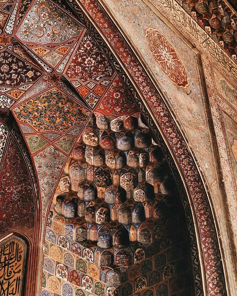 Masjid Wazir Khan Lahore, Wazir Khan Mosque Patterns, Masjid Wazir Khan, Wazir Khan Mosque, South Asian Aesthetic, Star Wars Planets, Asian Aesthetic, Ar Build, Beautiful Mosques