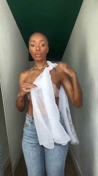 Scarf Top Tutorial, Cute Summer Tops, Diy Fashion Hacks, Diy Scarf, Sheer Scarf, Summer Dates, Scarf Top, Strapless Bra, Unique Diy