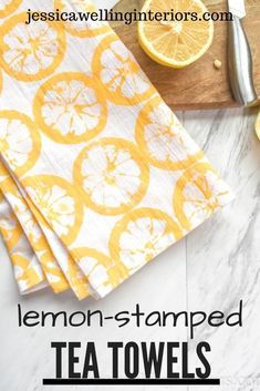 Diy Flour, Stamped Tea Towels, Tea Towels Diy, Easy Handmade Gifts, Diy Towels, Handmade Gifts Diy, Towel Crafts, Fabric Stamping, Printed Tea Towel