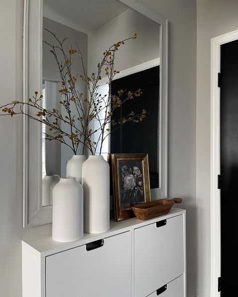 Shoe Storage Decor Entryway, Stall Ikea Entryway, Ikea Stall Shoe Cabinet Entryway, Stall Ikea Shoe Cabinet, Shoe Area By Front Door Apartment, Hallway Decor Small Spaces, Front Door Entrance Apartment, Ikea Shoe Cabinet Entryway Small Spaces, Door Hallway Decor Entryway