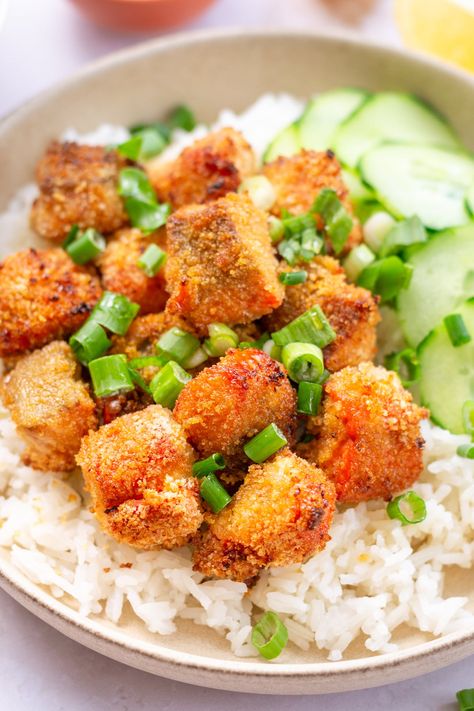 Honey Garlic Crispy Air Fryer Salmon Bites - It's A Flavorful Life Garlic Parmesan Salmon Bites, Honey Garlic Salmon Bites, Garlic Salmon Bites, Salmon Bowls, Sea Foods, Air Fryer Salmon, Salmon Bites, Salmon Soy Sauce, Salmon Rice Bowl