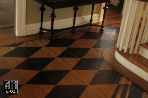 SOUTH ORANGE DIAMOND HARLEQUIN EBONY & WALNUT GLAZED WOOD FLOOR ENTRYWAY Stenciled Floors, Staining Wood Floors, Foyer Flooring, Painted Wood Floors, Primitive Living Room, Floor Painting, Entryway Flooring, Wooden Living Room, Checkerboard Floor