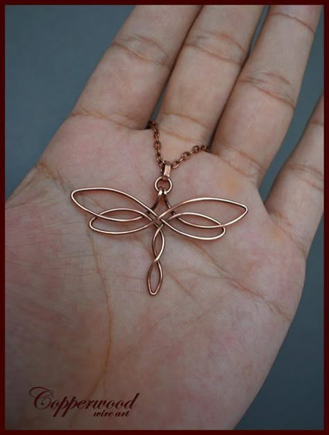 Wire Wrapped Dragonfly, قلادات متدلية, Wire Jewelery, Copper Wire Jewelry, Wire Jewelry Designs, Dragonfly Pendant, Diy Wire Jewelry, Wire Work Jewelry, Wire Wrap Jewelry