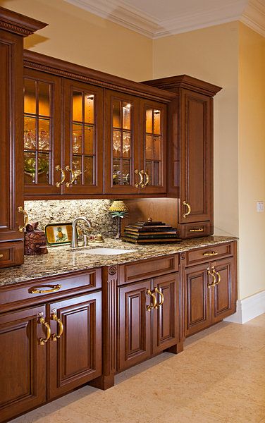 Espresso Kitchen Cabinets Color Schemes, Kitchen Cabinets And Backsplash, Kitchen Window Design, Best Kitchen Colors, Kitchens Design, Desain Pantry, Cherry Kitchen, Kitchen Cupboard Designs, Modern Kitchen Cabinet Design