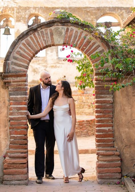 Spanish Style Engagement Photos, Mission San Juan Capistrano Engagement, San Juan Capistrano Engagement Shoot, Mexican Engagement Photos, San Juan Wedding, San Juan Capistrano Mission, Styled Engagement Shoot, Mission San Juan Capistrano, Engagement Session Posing